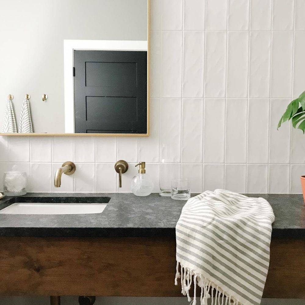 white textured tile backsplash in modern kitchen